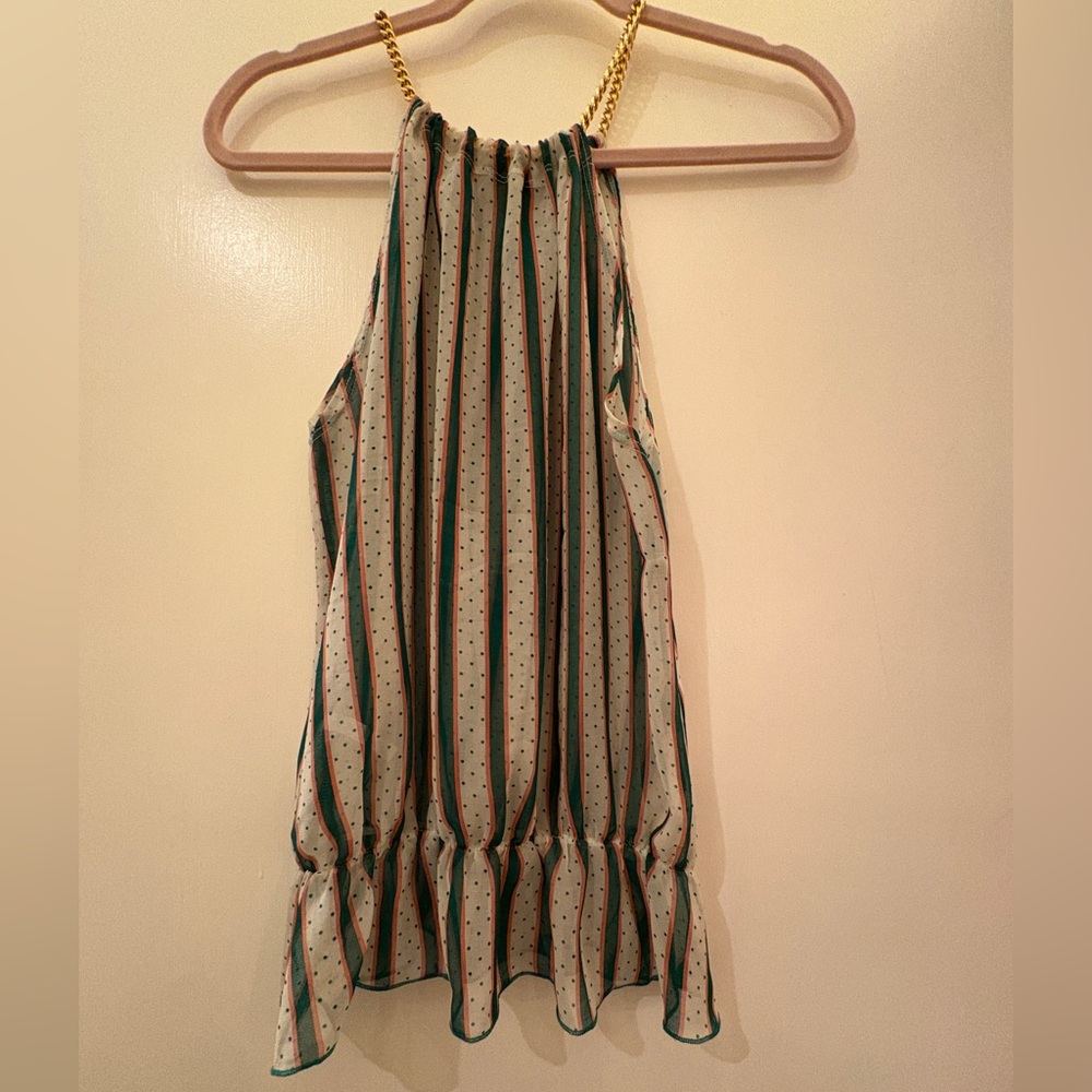Cute top with chain